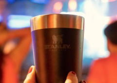 56% OFF: Copo Stanley está com descontão, mas por tempo limitado