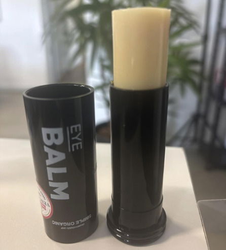 balm para olhos embakagem preta