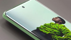 Motorola Edge 60 com até R$900 de desconto; não perca!